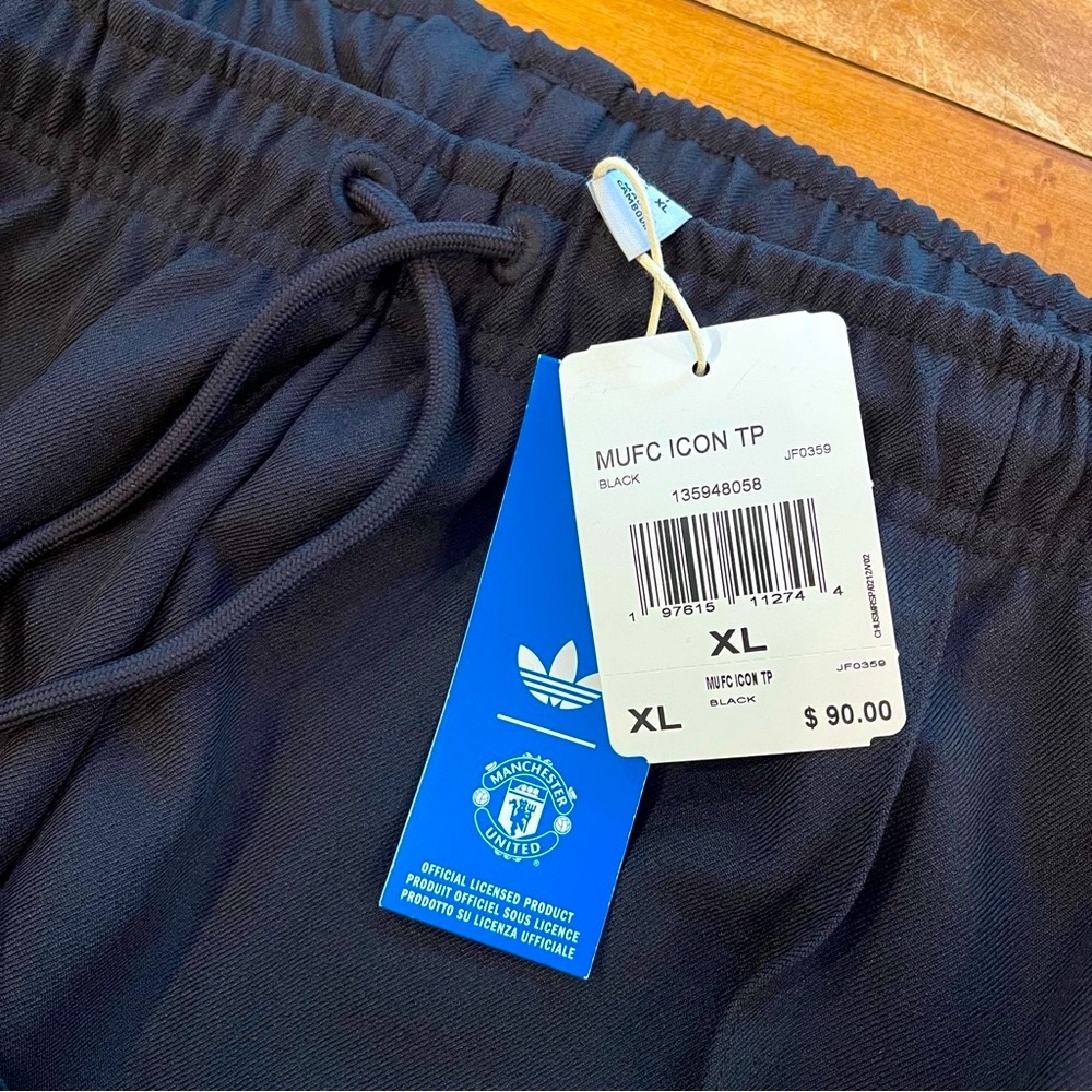ADIDAS Manchester United Track Suit - Picture 13 of 14